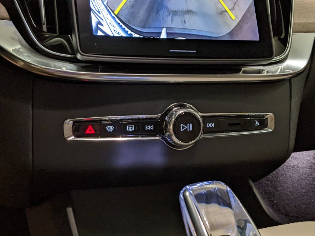 New 2026 Volvo XC90 B5 Plus AWD/4WD image 18