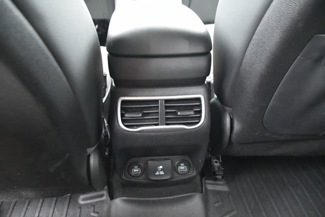 Used 2023 Hyundai Santa Fe Limited image 12