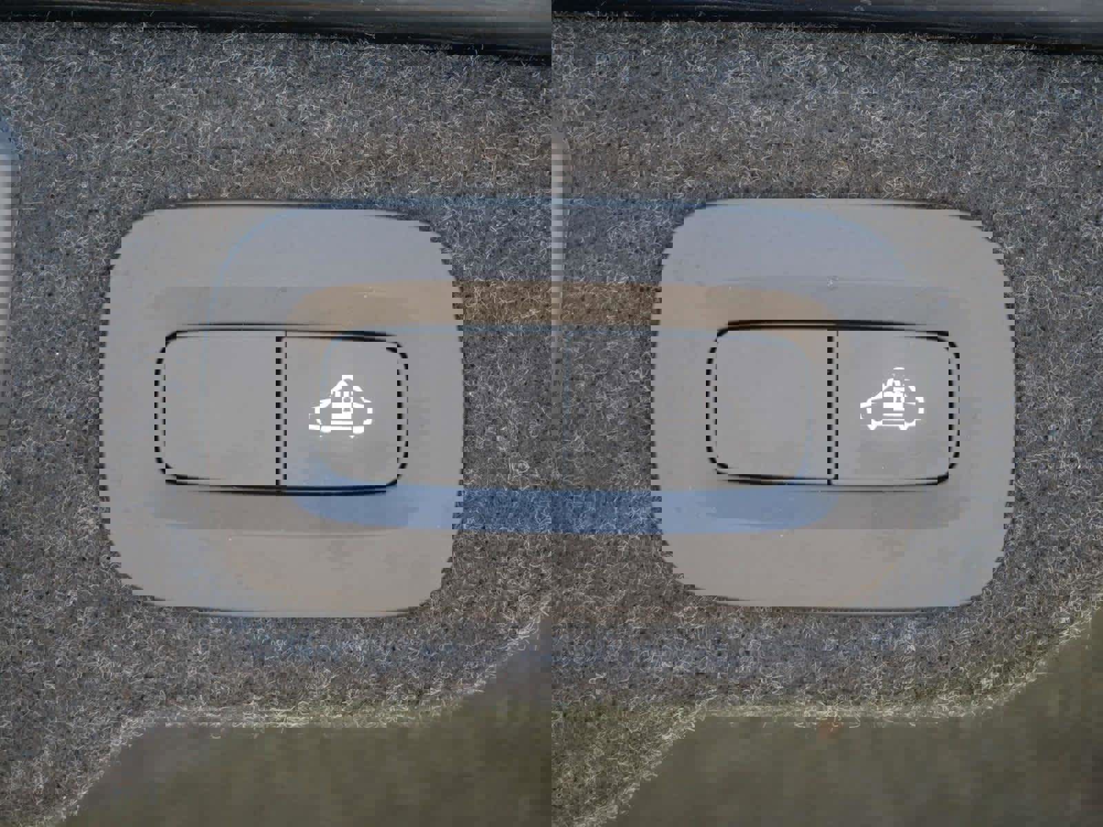 Used 2021 Volvo S60 T5 Momentum image 13