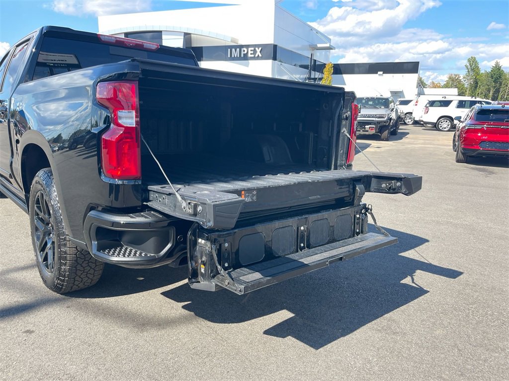 Used 2025 Chevrolet Silverado 1500 High Country w/ Midnight Edition image 32