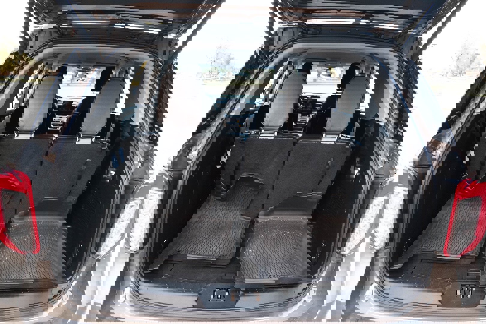 Used 2021 Ford Explorer XLT w/ Equipment Group 202A image 21