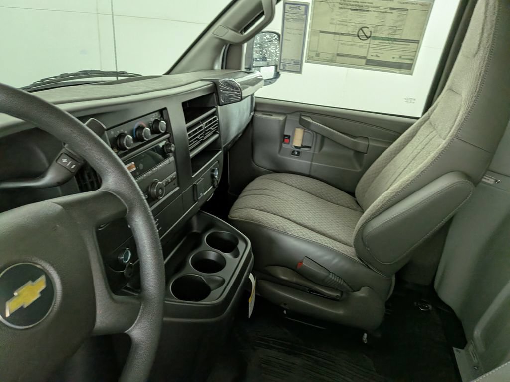 New 2026 Chevrolet Express 2500 w/ Driver Convenience Package RWD image 29