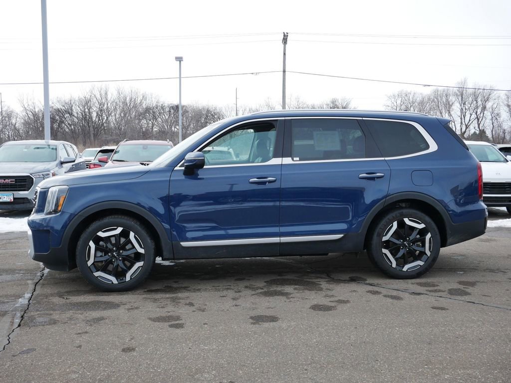 Used 2025 Kia Telluride S image 4