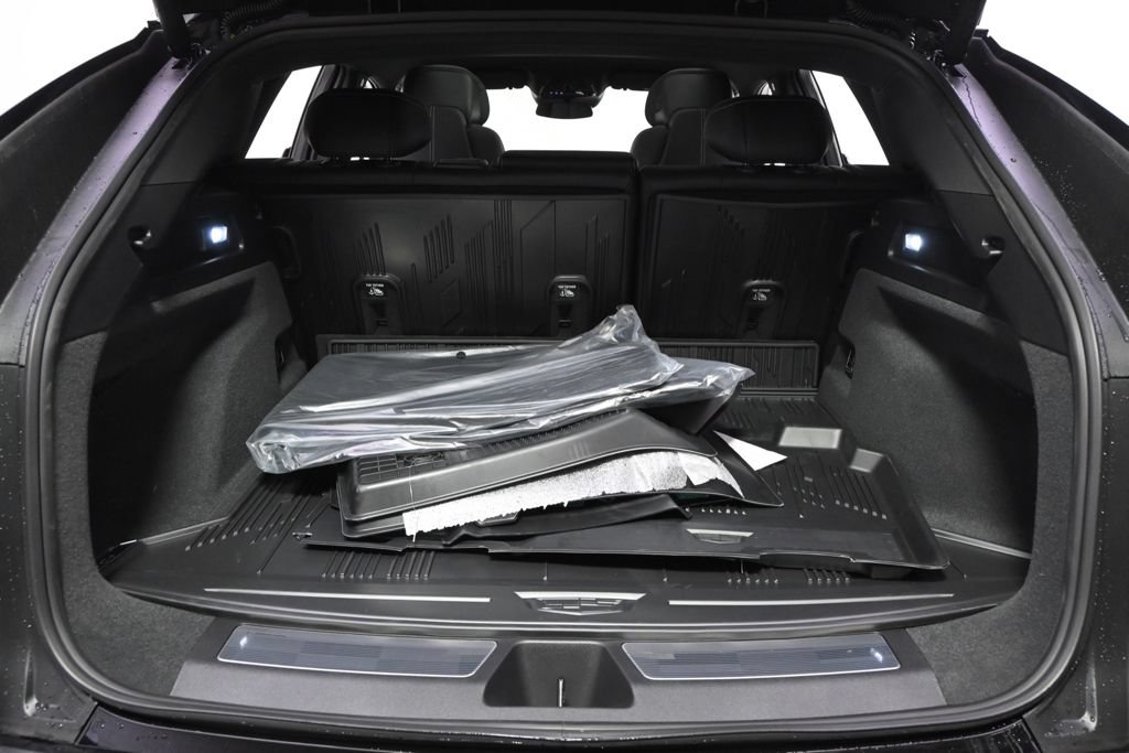 New 2026 Cadillac Lyriq Luxury w/ LPO, Floor Liner Package AWD/4WD image 19