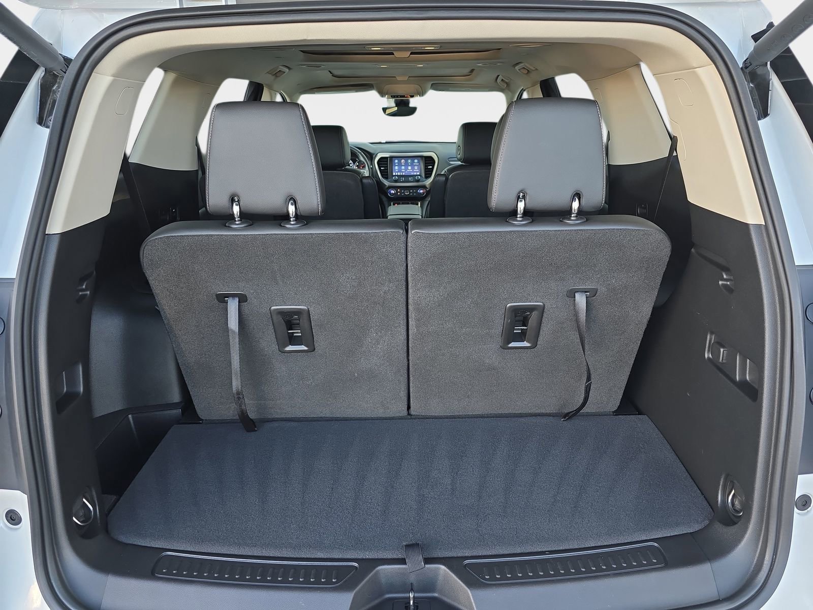 Used 2023 GMC Acadia Denali w/ Denali Technology Package image 16