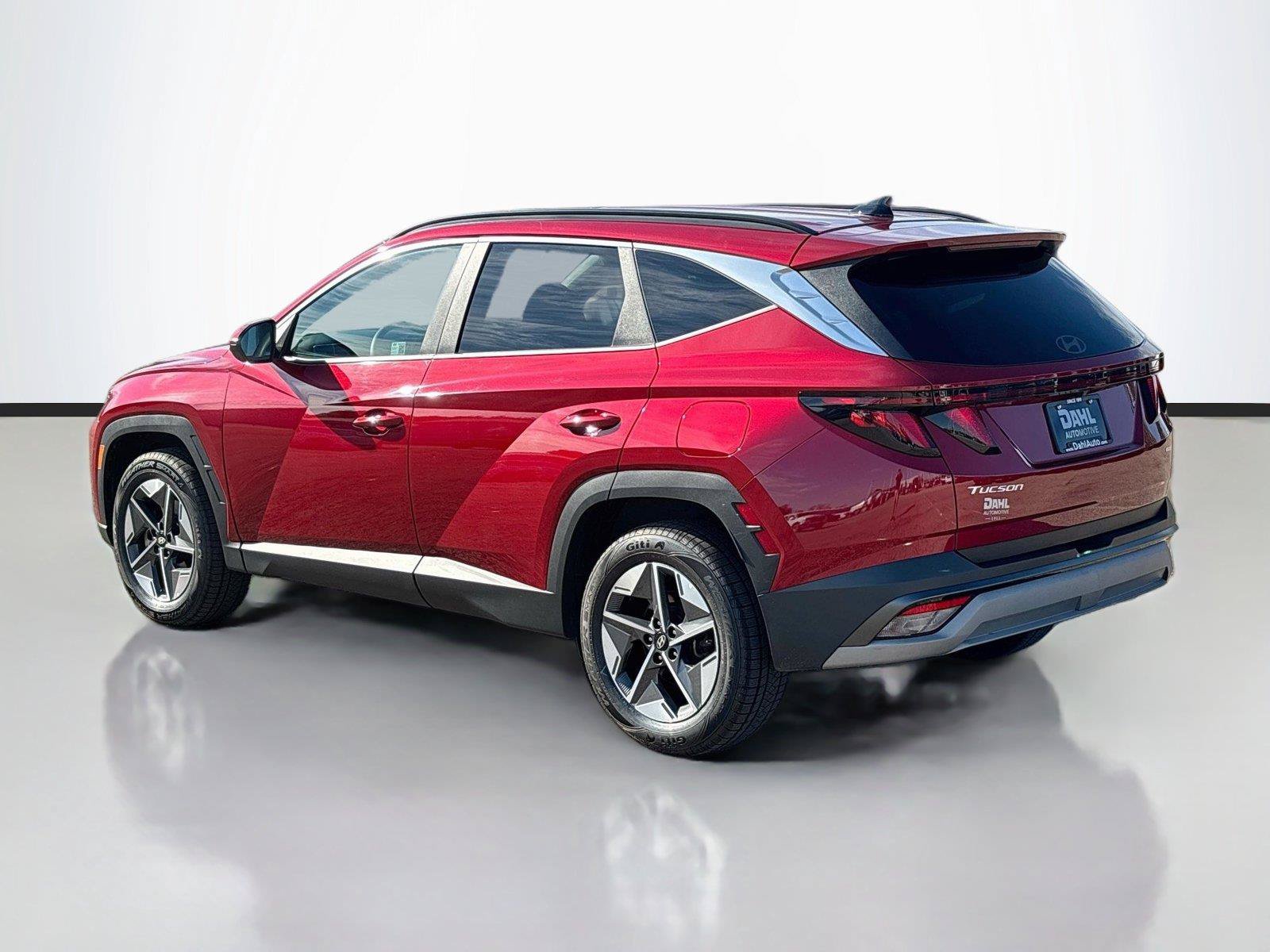 Certified 2025 Hyundai Tucson SEL AWD/4WD image 10