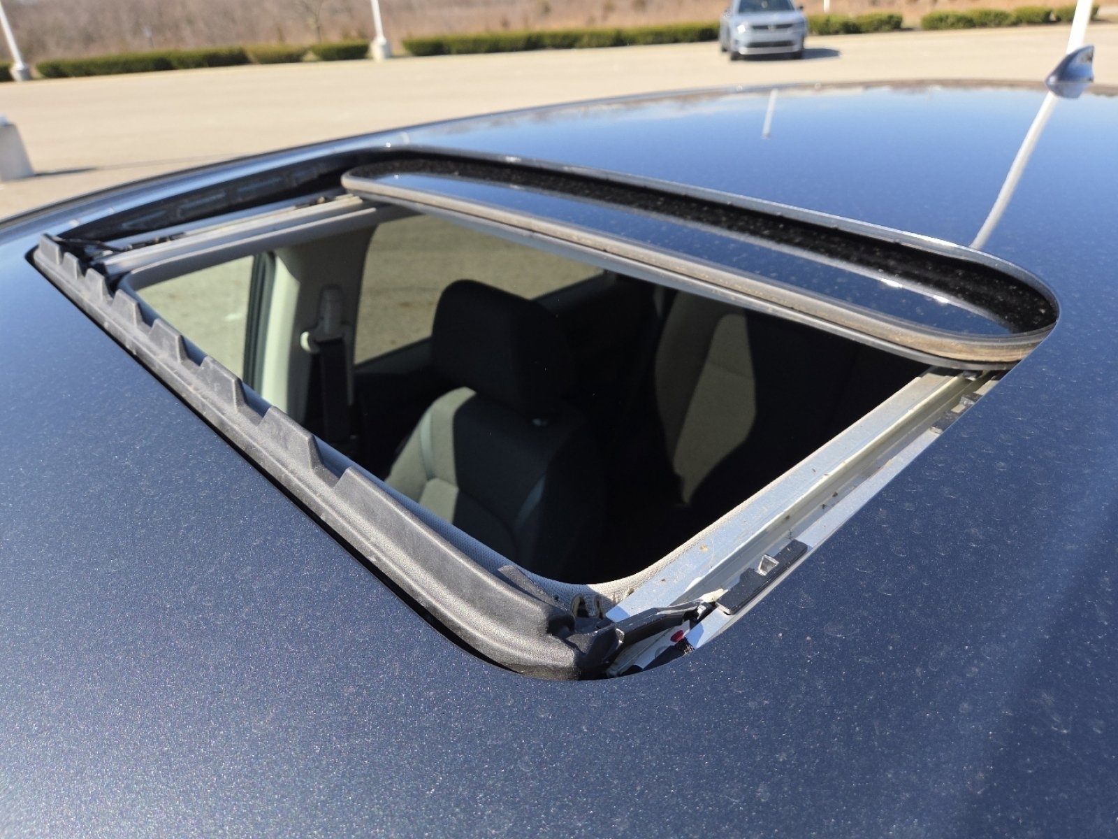 Used 2023 Honda CR-V EX image 4