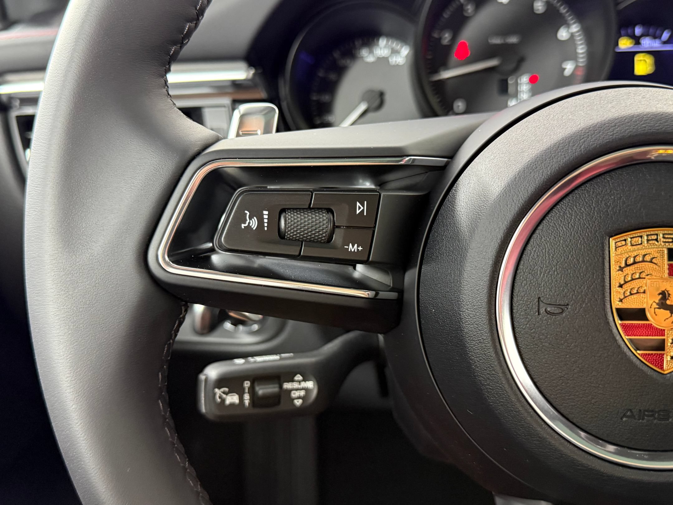 Certified 2026 Porsche Macan AWD/4WD image 22