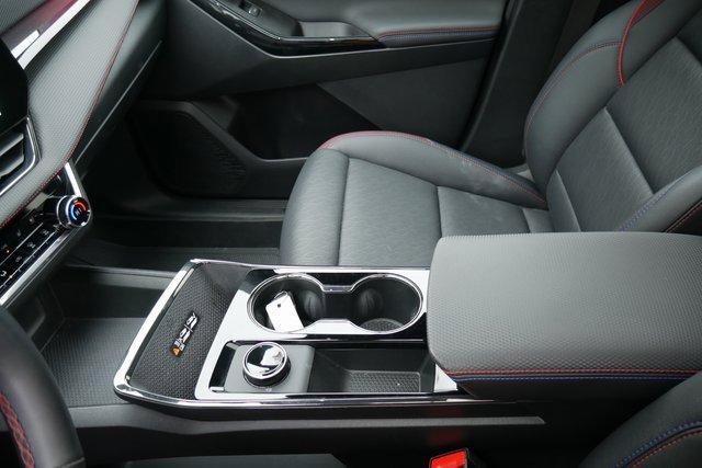 Used 2025 Chevrolet Equinox RS w/ Safety and Technology Package image 23