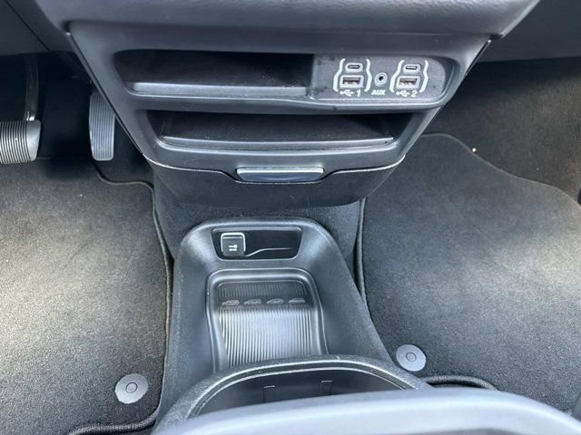 Used 2025 Chrysler Pacifica Select FWD image 28