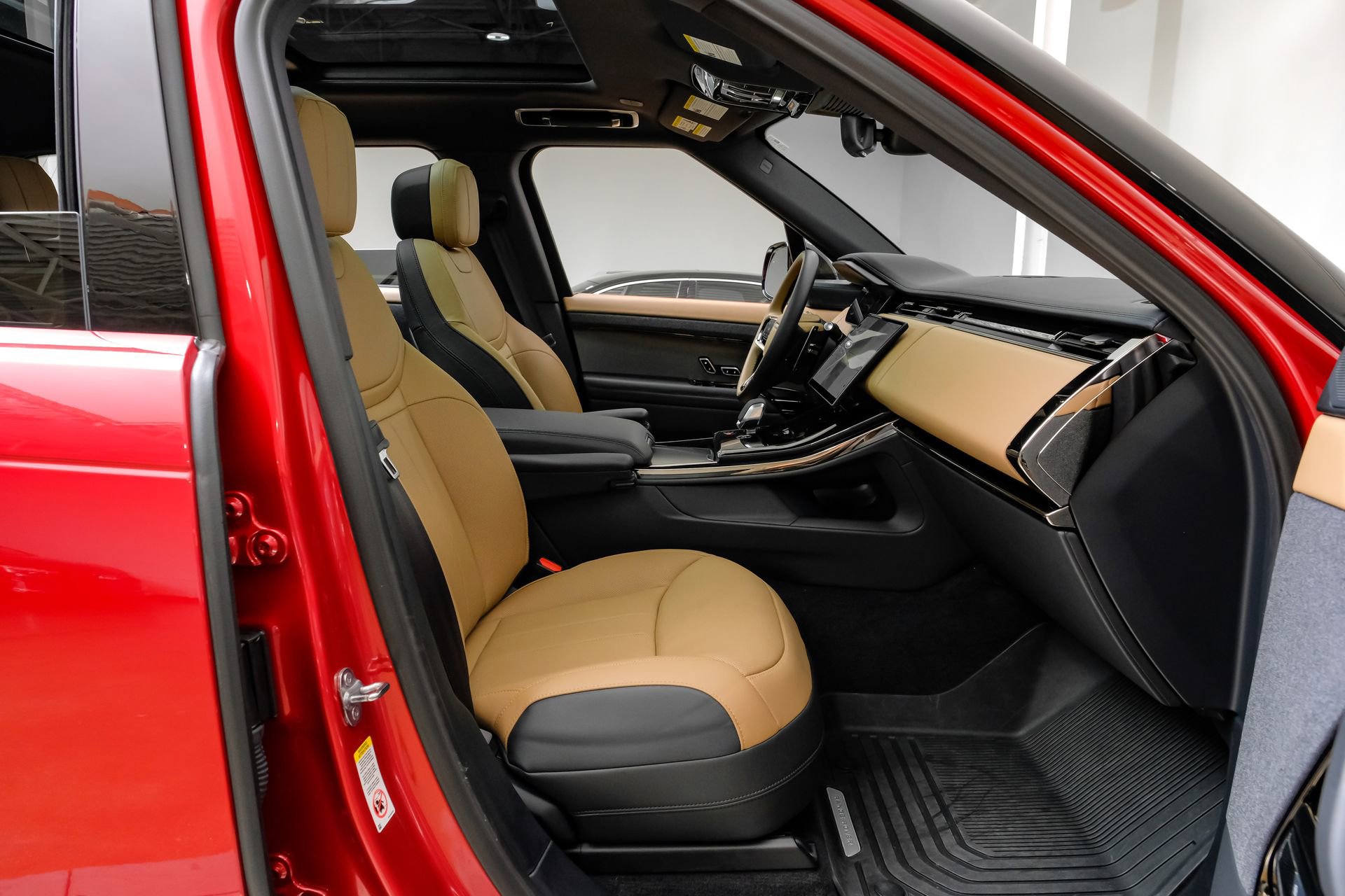 Used 2024 Land Rover Range Rover Sport Dynamic SE image 36