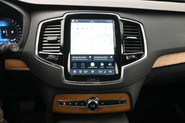 Used 2025 Volvo XC90 B6 Plus w/ Protection Package Premier AWD/4WD image 13