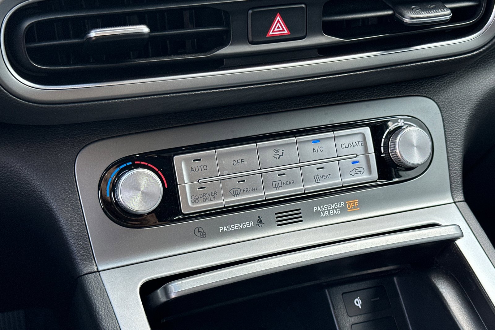 Used 2023 Hyundai Kona Limited w/ Cargo Package image 21