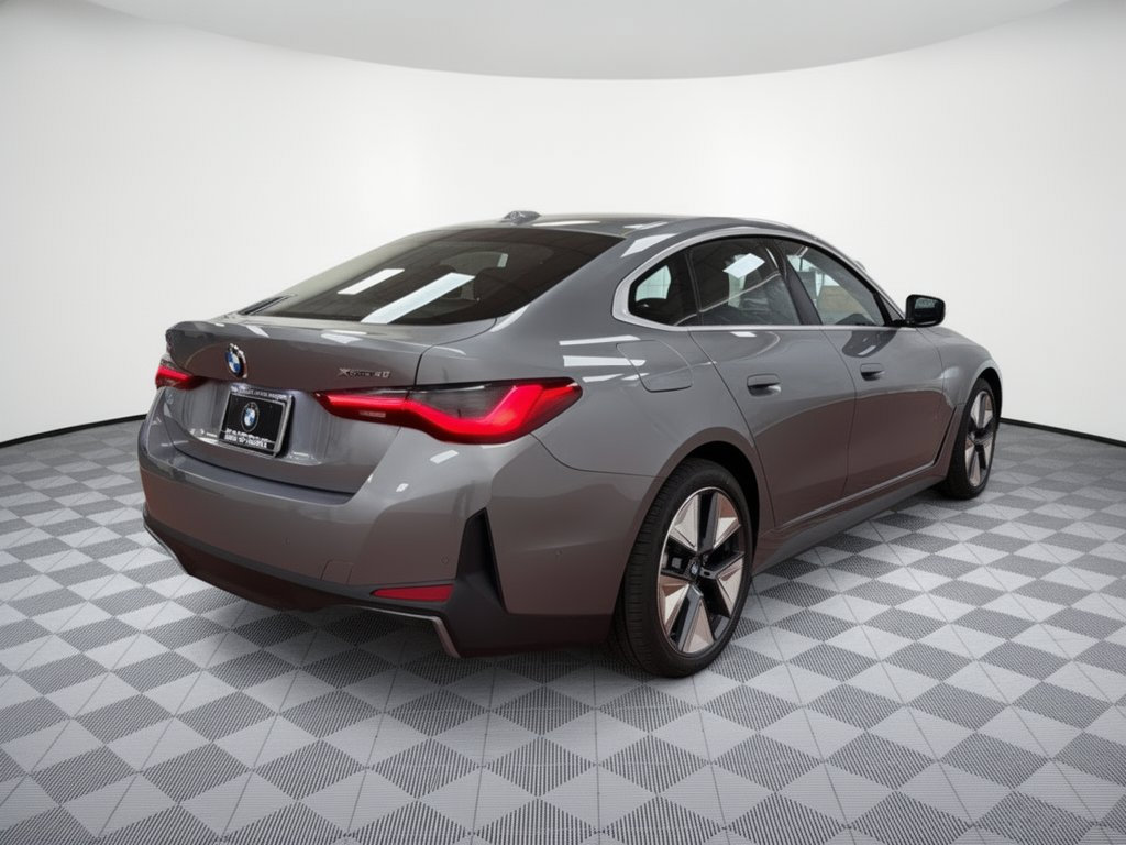 Used 2026 BMW i4 xDrive40i w/ Premium Package AWD/4WD image 9