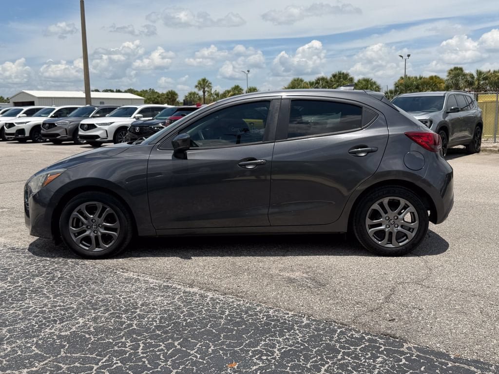 Used 2020 Toyota Yaris LE FWD image 7