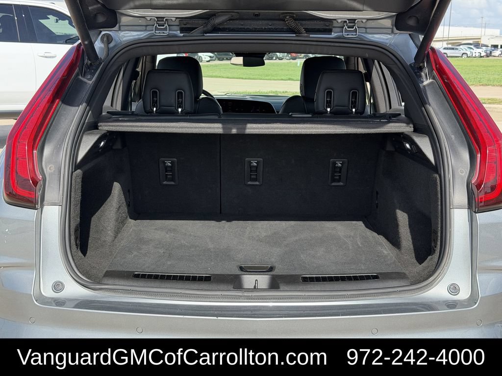 Used 2025 Cadillac XT4 Premium Luxury FWD image 30