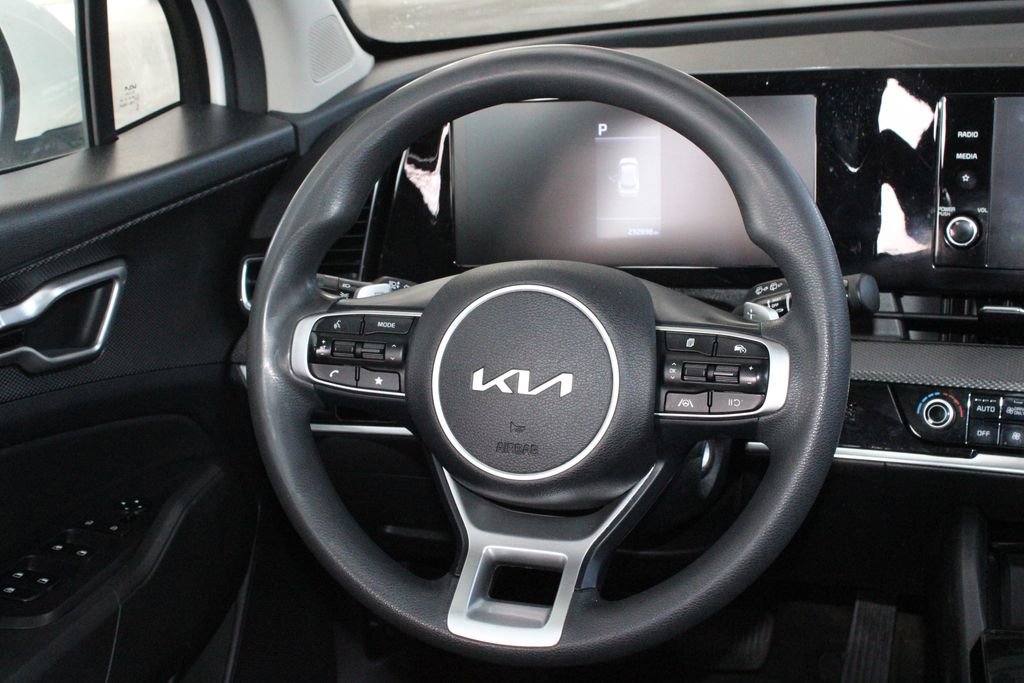 Used 2023 Kia Sportage LX image 28
