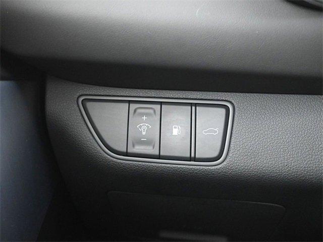 Used 2023 Genesis G70 2.0T image 25