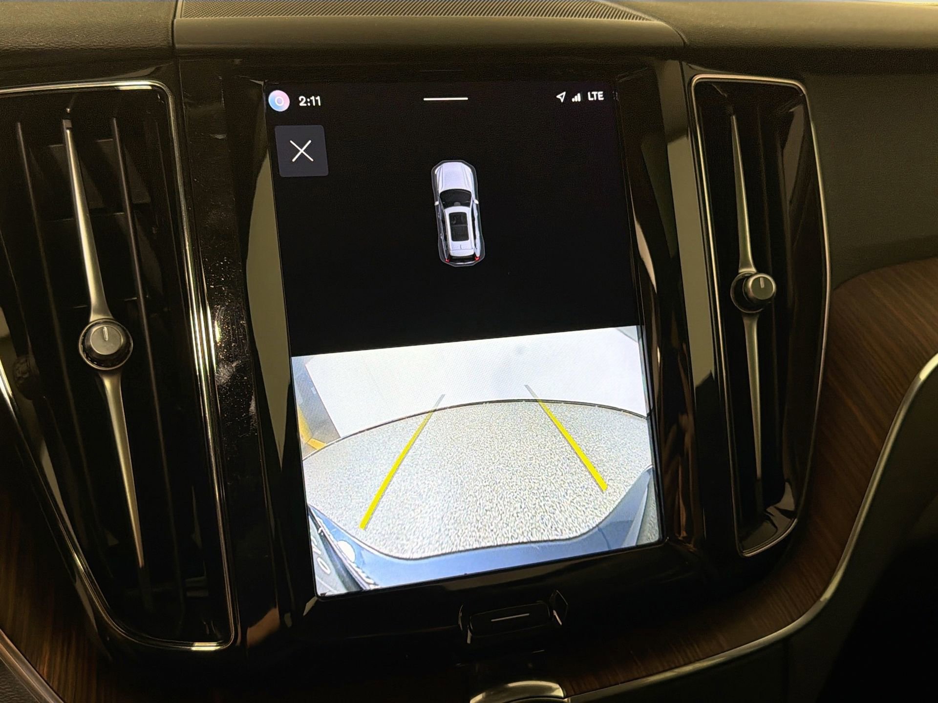 Certified 2023 Volvo XC60 B5 Plus AWD/4WD image 14
