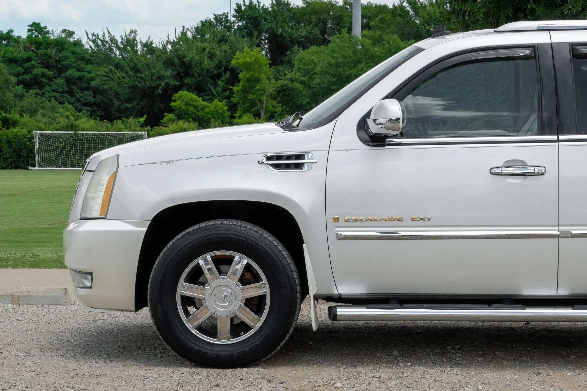 Used 2007 Cadillac Escalade EXT w/ Information Package AWD/4WD image 14