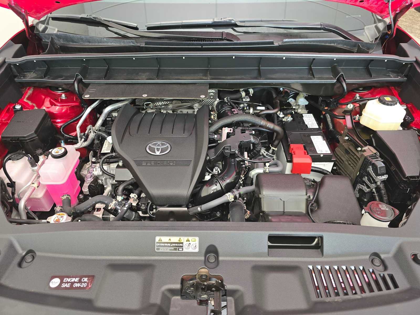 Certified 2024 Toyota Highlander XLE AWD/4WD image 9