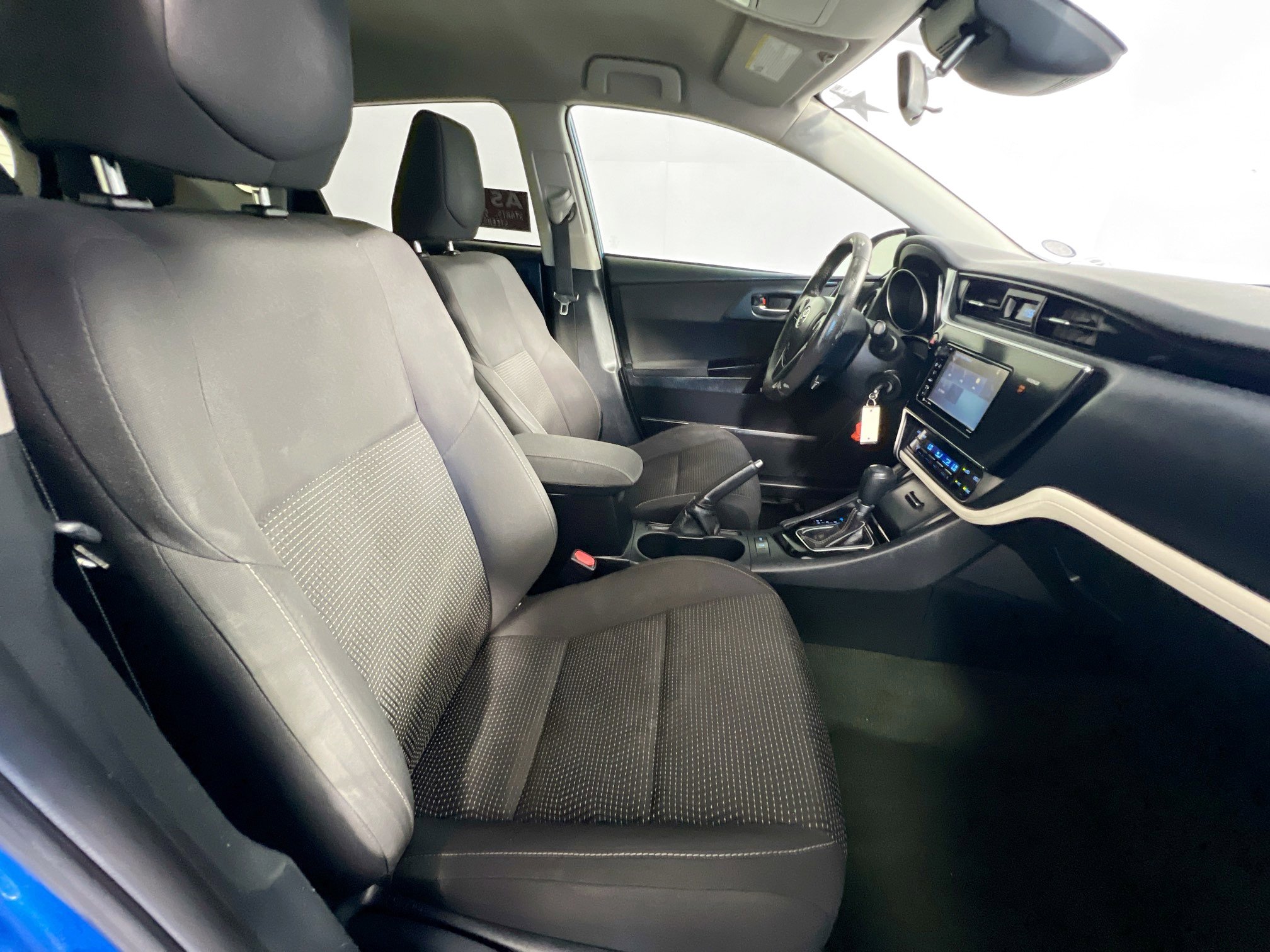 Used 2017 Toyota Corolla iM image 29