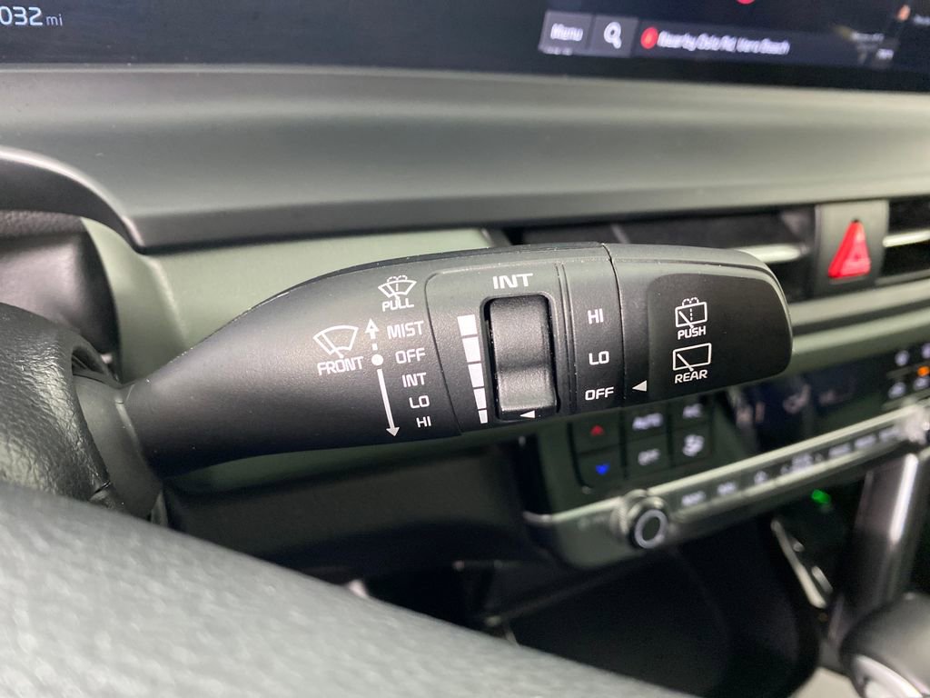 Used 2024 Kia Seltos SX w/ SX Sunroof Package image 19