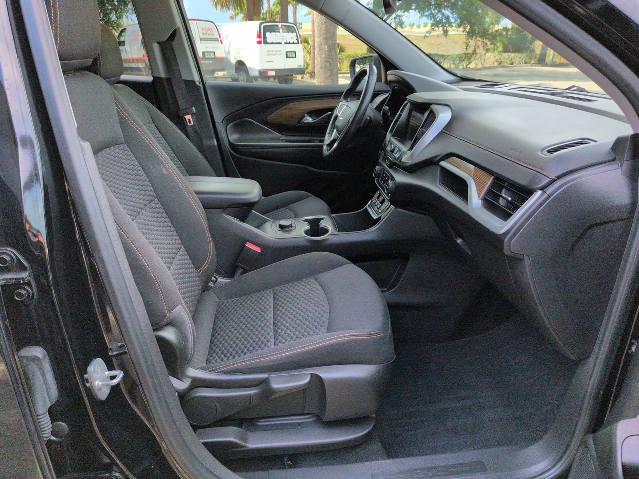 Used 2020 GMC Terrain SLE FWD image 25