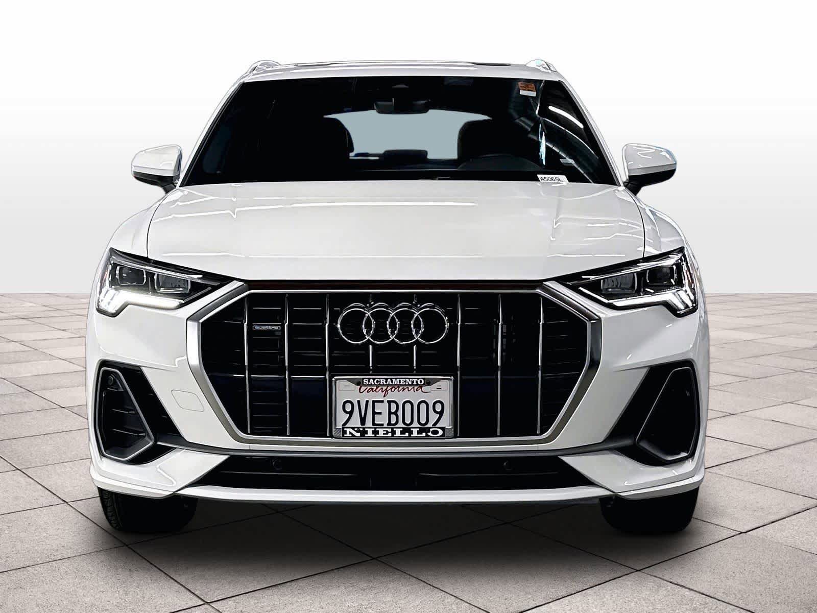 Certified 2025 Audi Q3 2.0T Premium AWD/4WD image 3