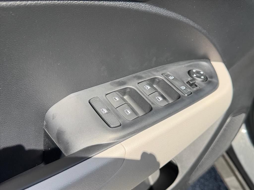 New 2026 Hyundai Venue SEL FWD image 13