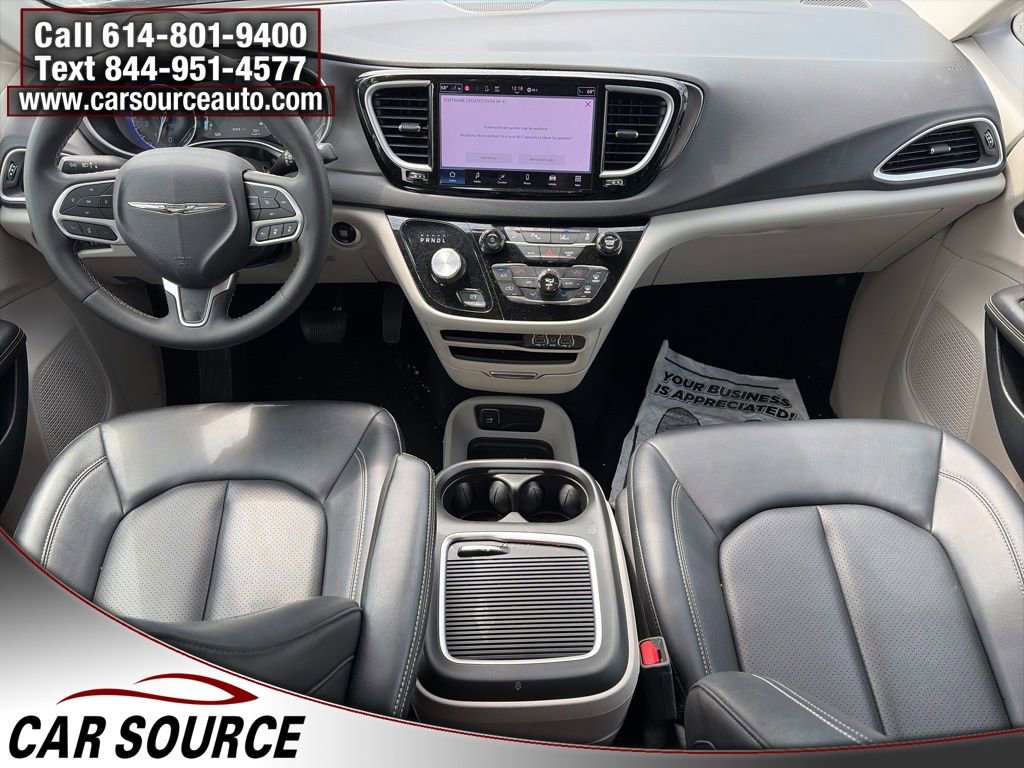 Used 2024 Chrysler Pacifica Touring-L FWD image 11
