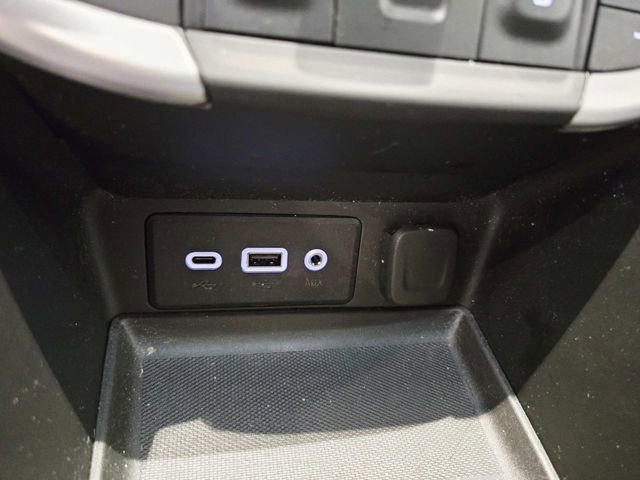 Certified 2022 GMC Terrain SLE w/ Driver Convenience Package image 25