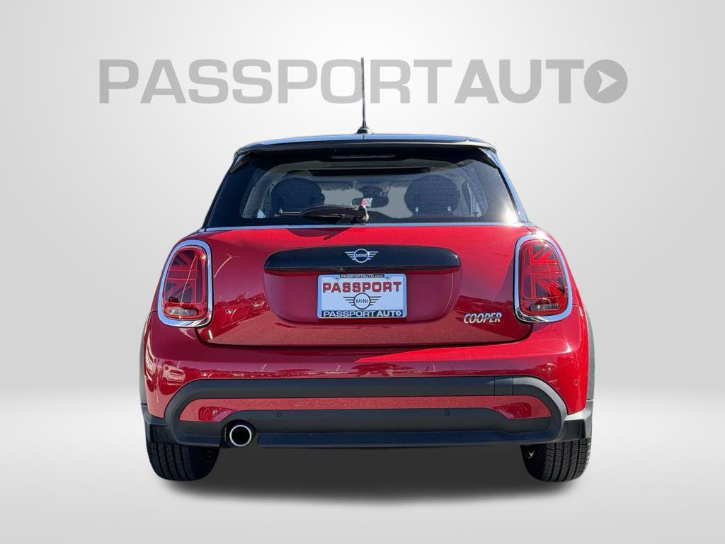 Used 2024 MINI Cooper 2-Door Hardtop FWD image 8