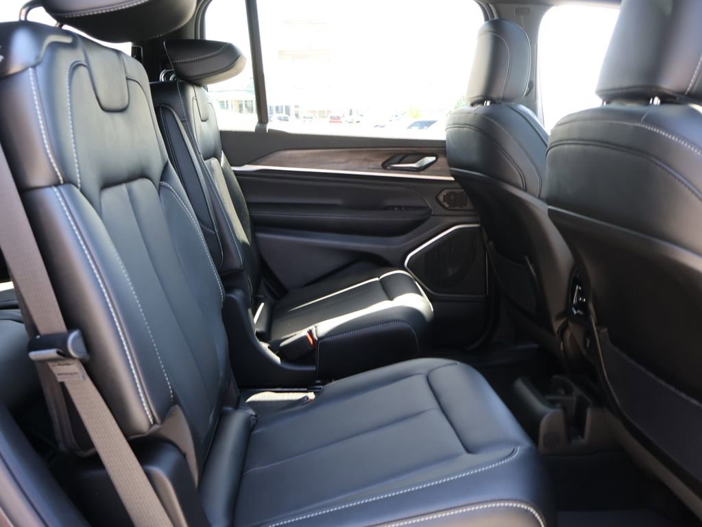 New 2026 Jeep Grand Cherokee L Limited AWD/4WD image 12