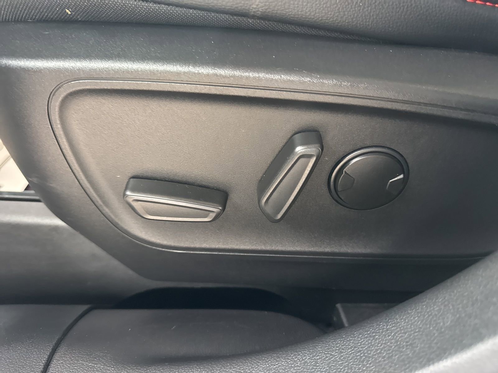 Certified 2022 Ford Escape SEL w/ SEL Stealth AWD Package image 24