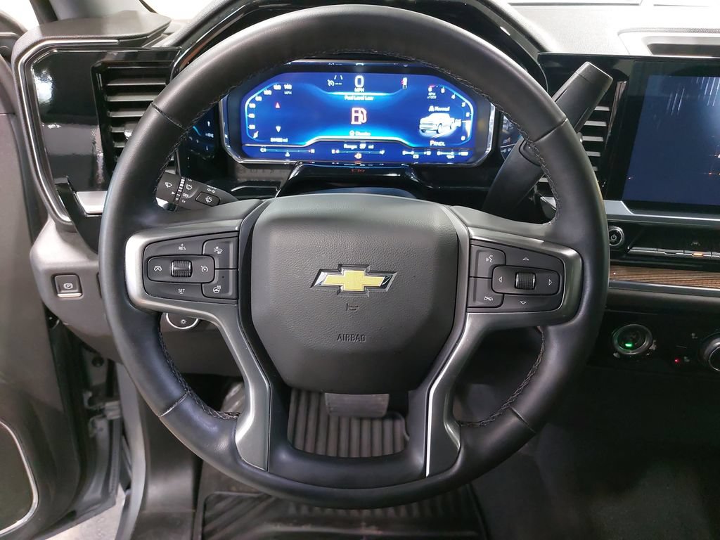 Used 2023 Chevrolet Silverado 1500 LT AWD/4WD image 16