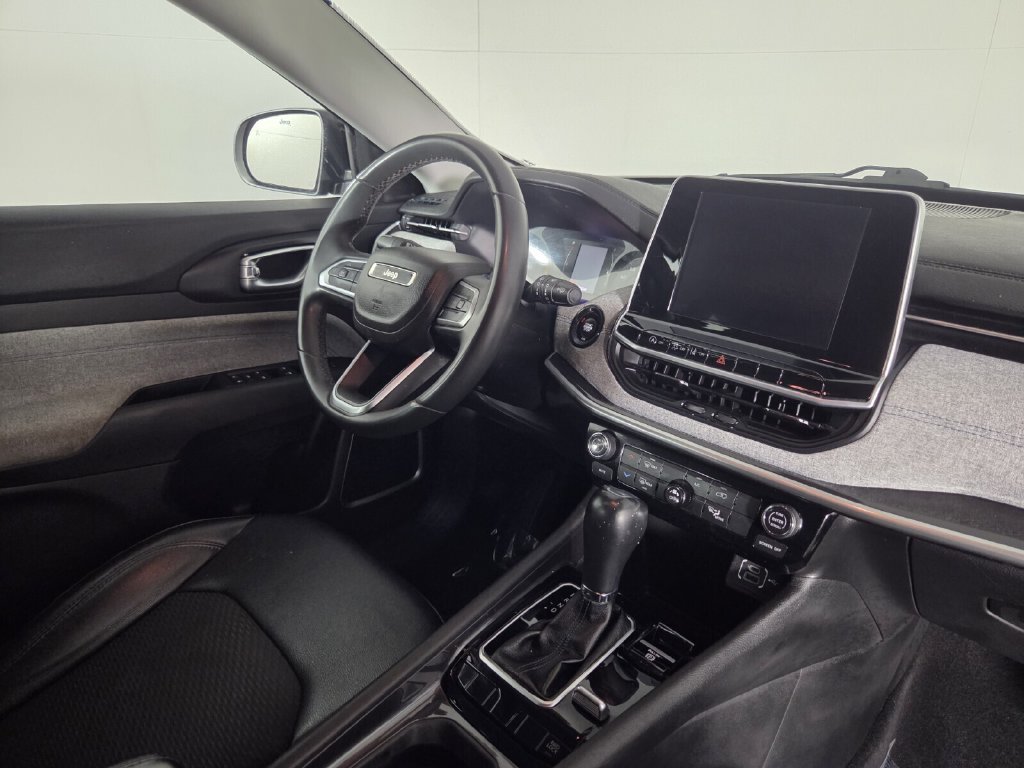 Used 2022 Jeep Compass Latitude AWD/4WD image 33