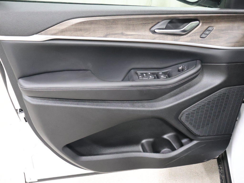 New 2027 Jeep Grand Cherokee Limited AWD/4WD image 10