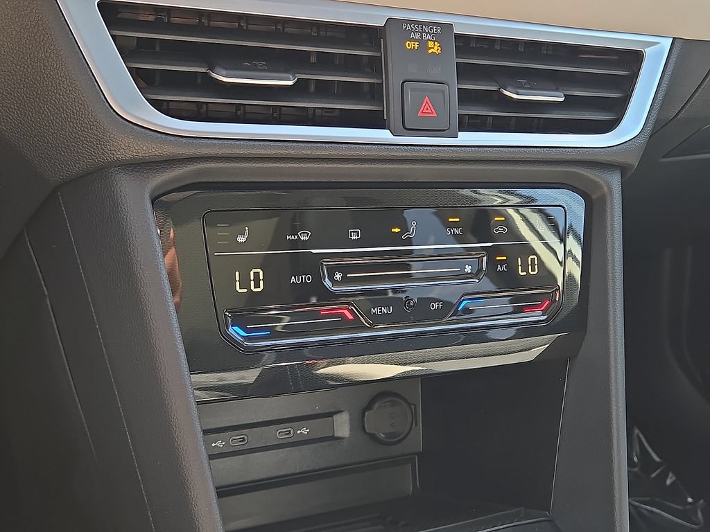 New 2026 Volkswagen Taos SE FWD image 20