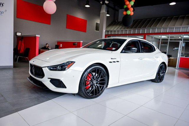 Used 2022 Maserati Ghibli Modena image 2