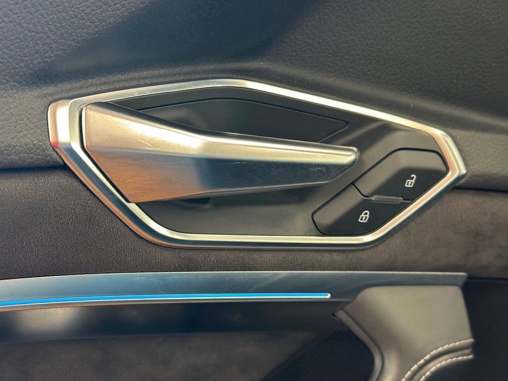 Used 2019 Audi e-tron Prestige w/ Prestige Package image 21