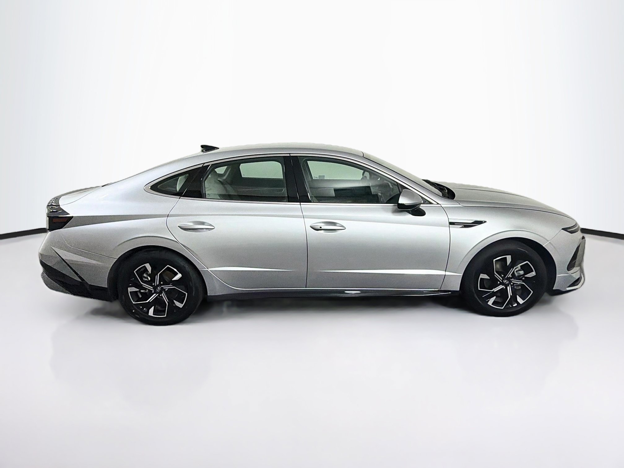 Used 2025 Hyundai Sonata SEL FWD image 10