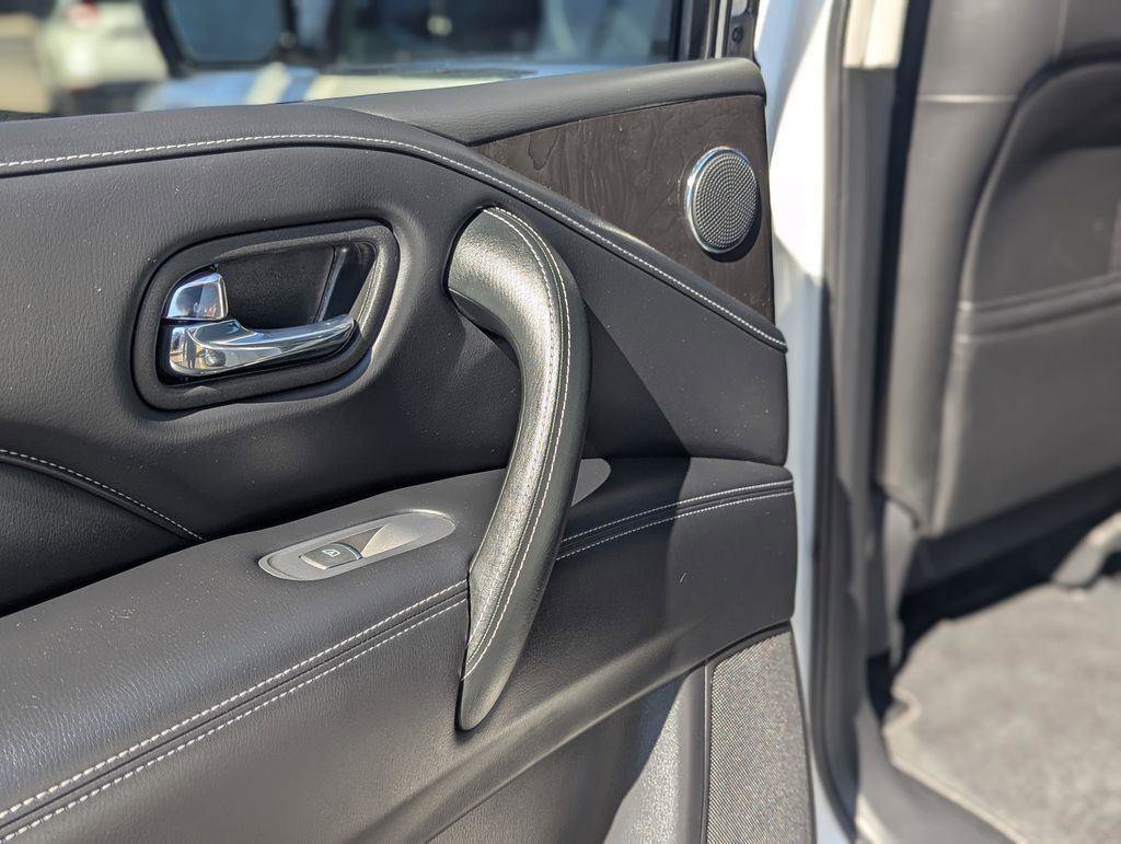 Used 2023 INFINITI QX80 Luxe w/ Cargo Package image 28