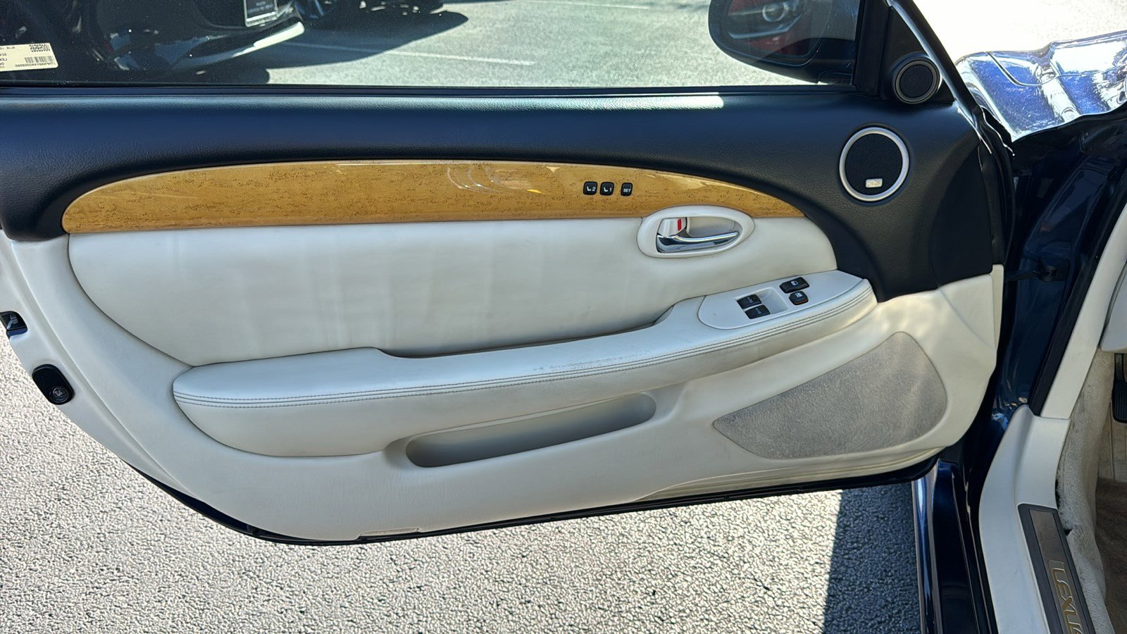 Used 2004 Lexus SC 430 Convertible RWD image 11