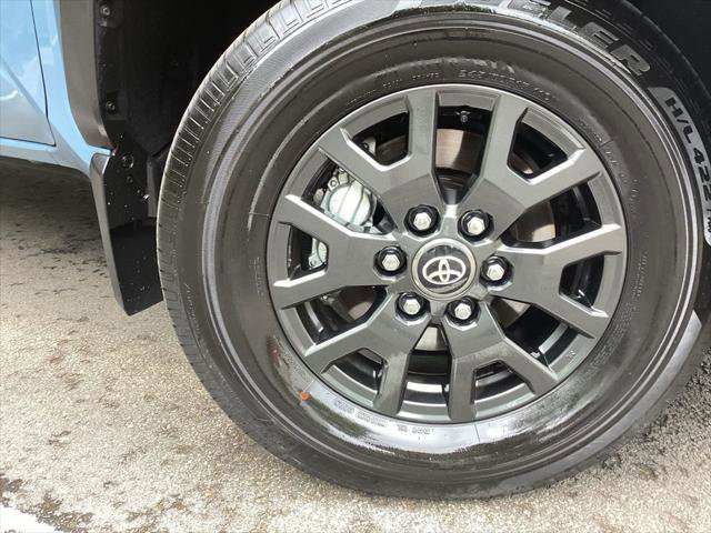 Certified 2025 Toyota 4Runner SR5 AWD/4WD image 6