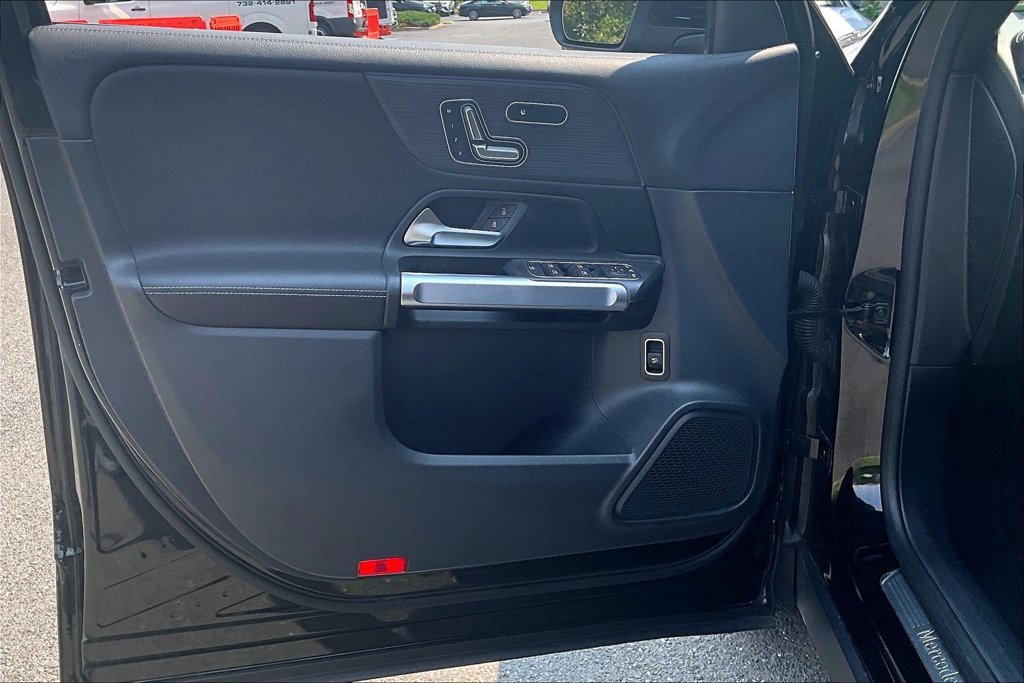 Certified 2023 Mercedes-Benz GLB 250 4MATIC image 18