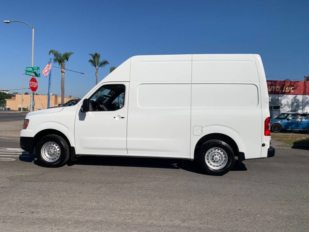 Used 2020 Nissan NV 2500 S image 2