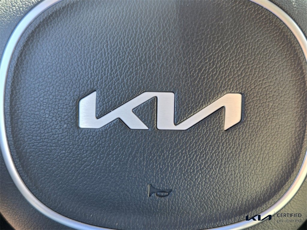 Used 2025 Kia Sorento S image 29