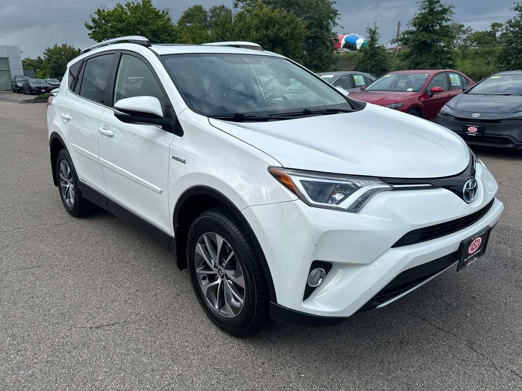 Used 2016 Toyota RAV4 XLE AWD/4WD image 11