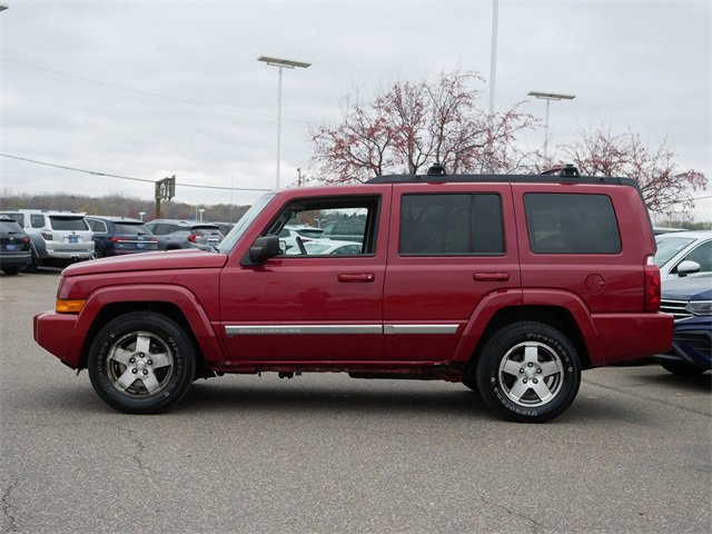 Used 2010 Jeep Commander Sport image 4